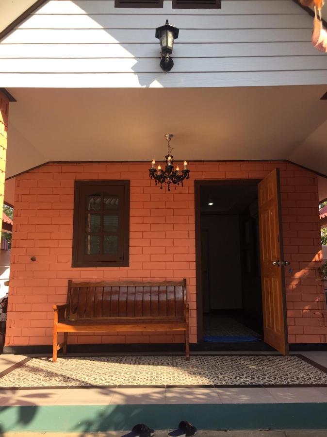คิวทอง บังกะโล Koh Larn Exterior foto