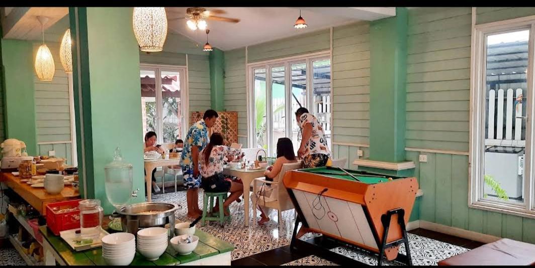 คิวทอง บังกะโล Koh Larn Exterior foto